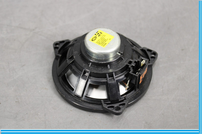 Load image into Gallery viewer, 10-13 Range Rover Sport L320 Rear Front Right or Left Speaker Harmon Kardon Oem
