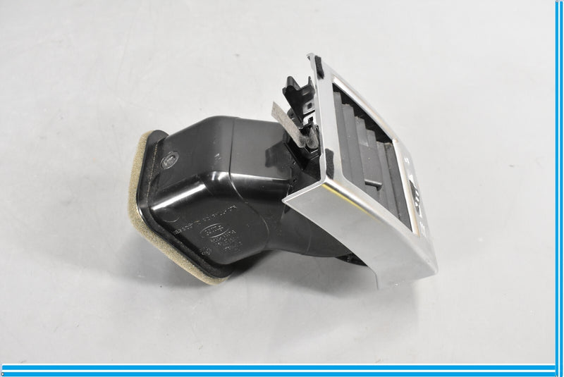 Load image into Gallery viewer, 10-13 Land Rover Range Rover Left Center Inner Dash AC Heat Air Vent GrilleOem
