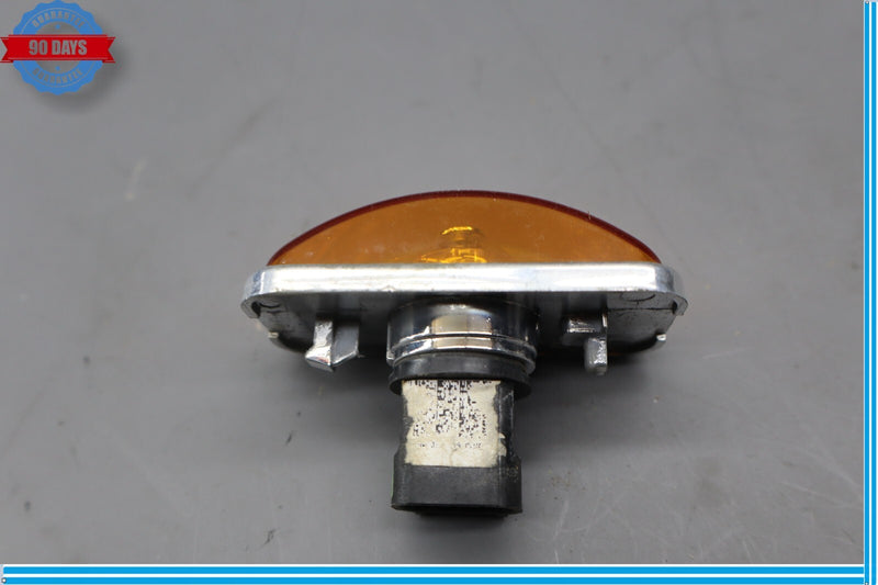 Load image into Gallery viewer, 03-09 HUMMER H2 Rear Center Clearance Marker Lamp Light Lens Oem
