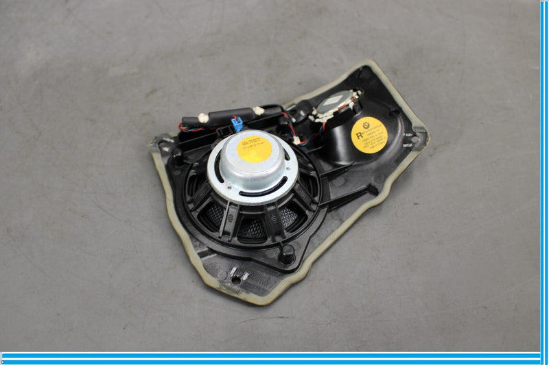 Load image into Gallery viewer, 09-15 BMW 750Li F01 F02 Rear Right Shelf Top HiFi Audio Speaker Tweeter Oem

