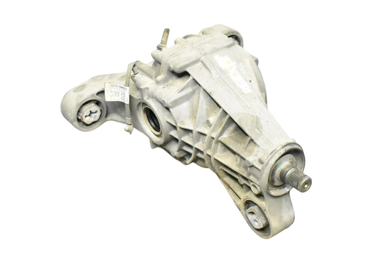Load image into Gallery viewer, 11-18 Porsche Cayenne Rear Differential Axle Diff Carrier 95835001030 Oem
