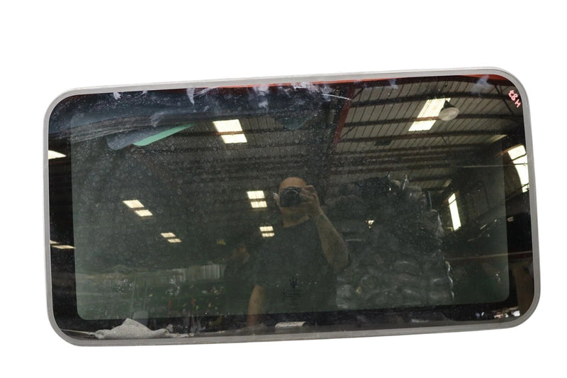 Load image into Gallery viewer, 14-17 Maserati Ghibli Sun Moon Sunroof Upper Top Roof Glass Panel 43R001604 Oem
