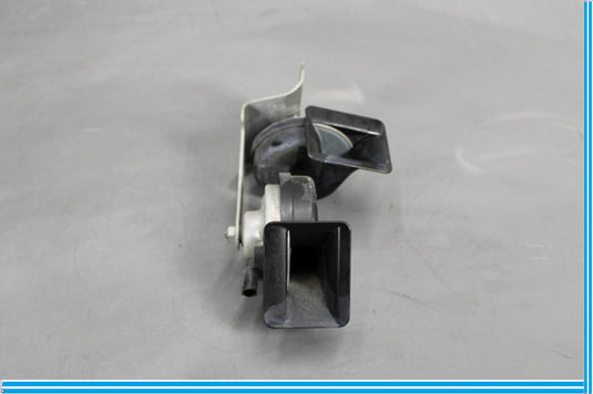04-10 BMW 645Ci 650i Low & High Pitch Horn Set W/Bracket 6935709 Oem