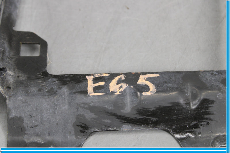 Load image into Gallery viewer, 03-08 Mercedes R230 SL55 SL500 Center Radiator Core Bracket Oem
