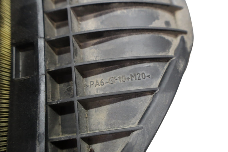 Load image into Gallery viewer, 06-16 Mercedes W212 E350 E550 Air Intake Cleaner Filter Housing Box Oem
