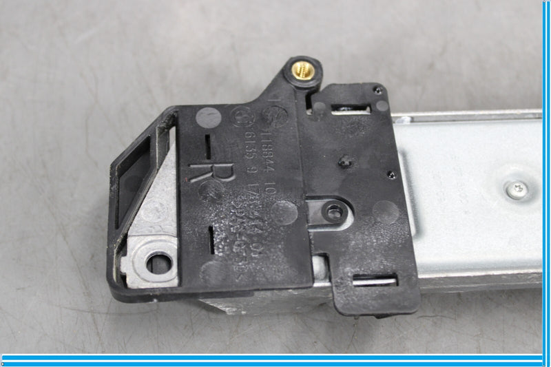 Load image into Gallery viewer, 09-15 BMW 750Li F01 F02 Front Right Side Seatbelt Retractor Module Oem
