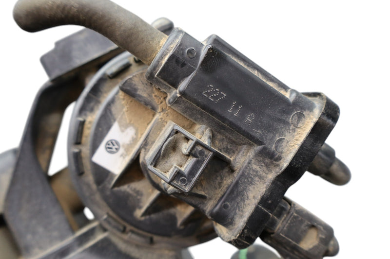Load image into Gallery viewer, 11-15 Volkswagen VW Touareg Fuel Evap Vapor Charcoal Canister 7P0201801 Oem
