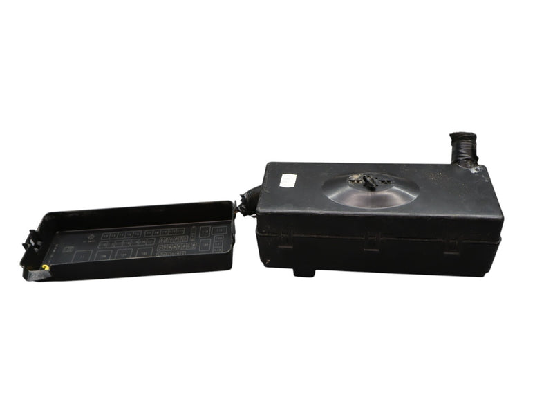 Load image into Gallery viewer, 14-17 Maserati Ghibli Rear Power Distribution Fuse Relay Box 670109664 Oem
