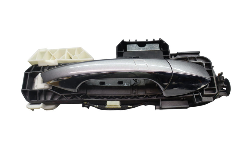Load image into Gallery viewer, 05-20 Mercedes B250e CLA250 Front Right Side Exterior Door Handle Keyless Go OEM
