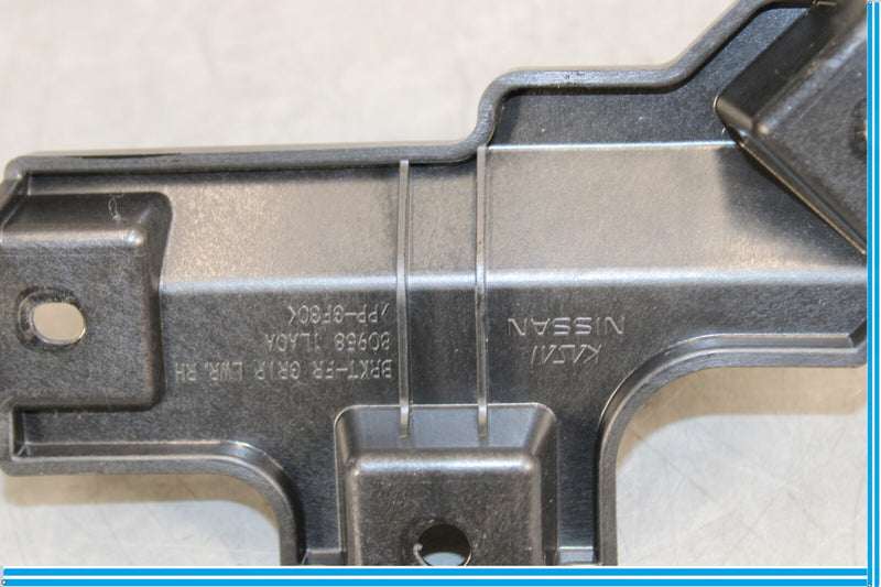 Load image into Gallery viewer, 11-17 Infiniti QX56 QX80 Front Right Side Door Pull Handle Bracket Oem
