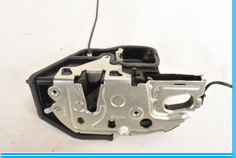 Load image into Gallery viewer, 09-16 BMW F10 F01 F02 750i REAR LEFT DRIVER AUTO SOFT CLOSE DOOR LOCK ACTUATOR
