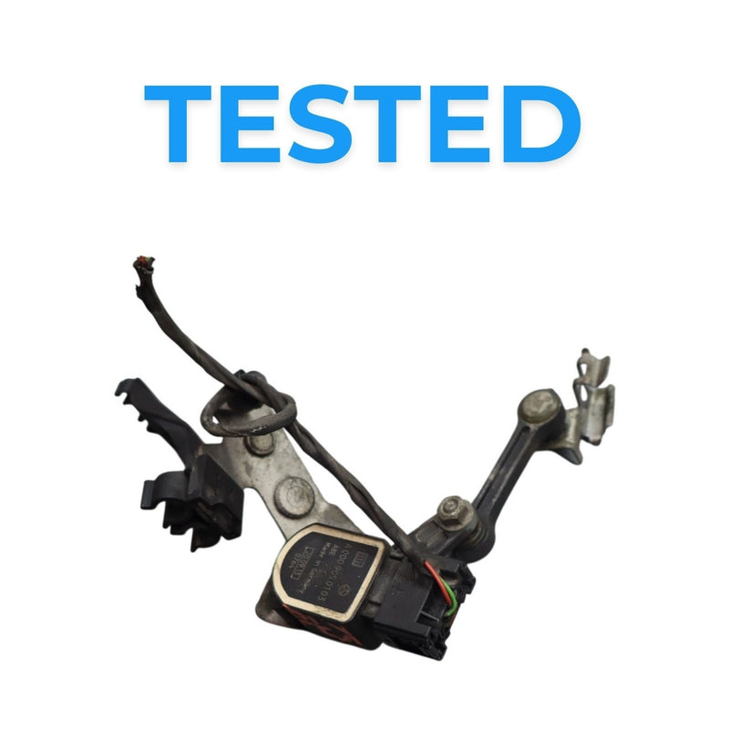 Load image into Gallery viewer, 12-20 Mercedes R172 SLK 350 Rear Suspension Level Hight Sensor A0009050103 Oem
