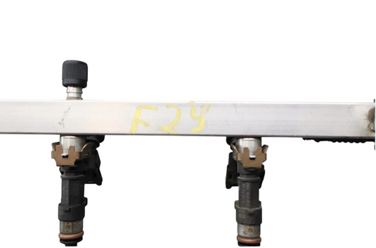 03-19 Maserati Quattroporte Left Side Fuel Injection Rail Line W/ Injectors Oem