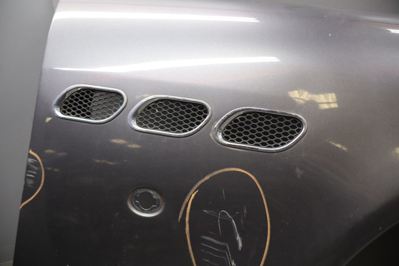 Load image into Gallery viewer, 03-13 Maserati Quattroporte M139 Right Passenger Side Fender Cover Assembly Oem
