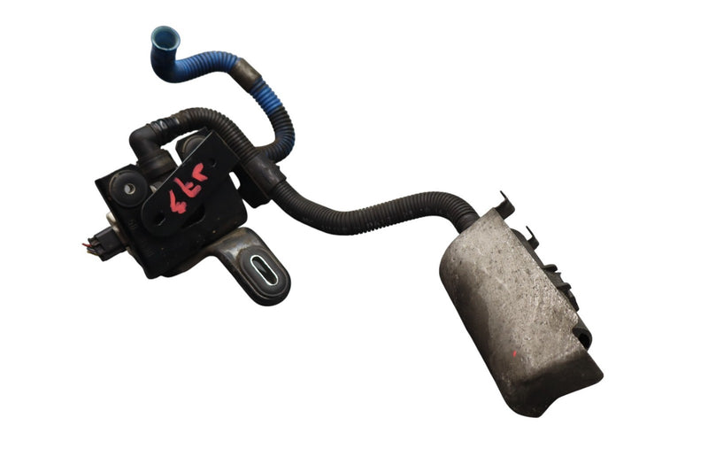 Load image into Gallery viewer, 14-17 Maserati Ghibli M157 Fuel Vapor Canister Leak Detection Pump W/ Hose Oem
