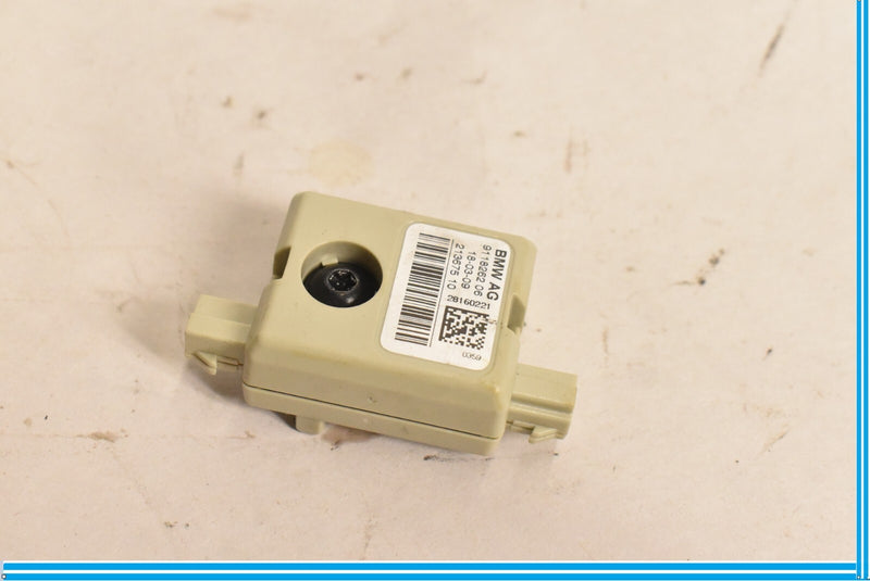 Load image into Gallery viewer, 09-15 BMW 740i 750i F01 F02 Antenna Amplifier AMP Module Unit 911826206 Oem
