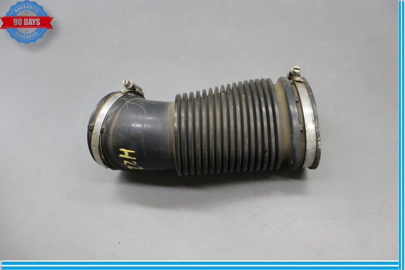 Load image into Gallery viewer, 10-12 Land Rover Range Rover HSE Passenger Side Air Intake Tube 1037120 Oem
