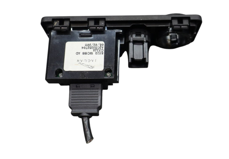 Load image into Gallery viewer, 09-15 Jaguar X250 XF XFR Front Console USB AUX iPod Plug Connection Port Oem
