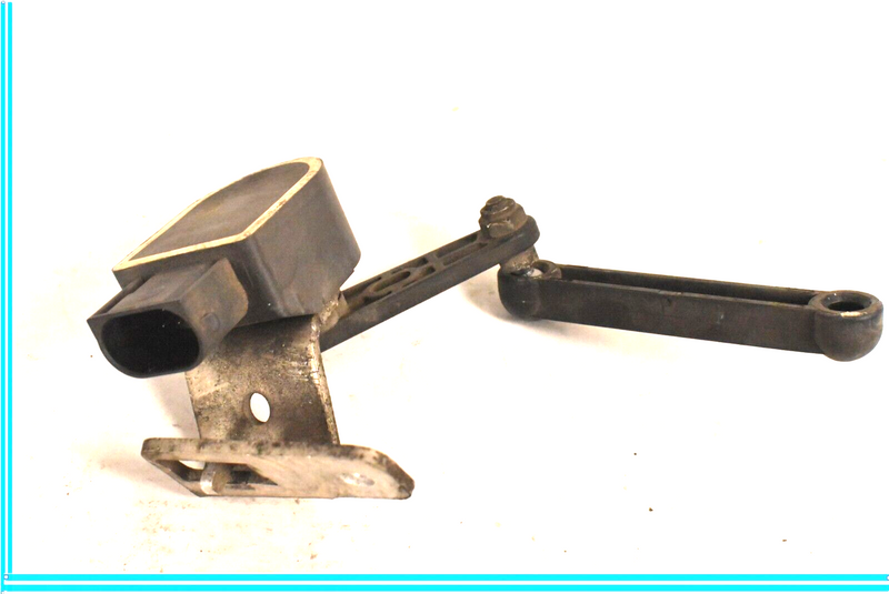 Load image into Gallery viewer, 2011-2016 BMW F10 F01 750I 550i Rear Left Air Suspension Height Sensor OEM
