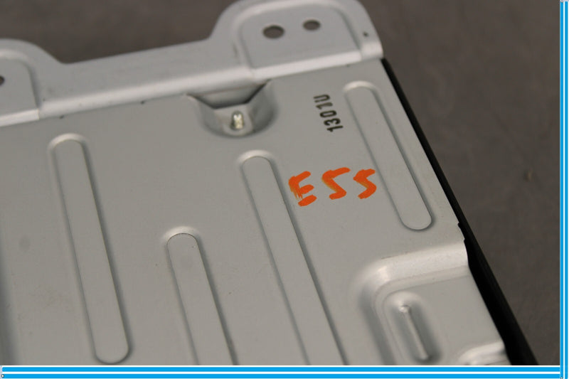 Load image into Gallery viewer, 06-13 Mercedes X164 GL450 R350 ML350 Power Inverter Module 2049820020 Oem
