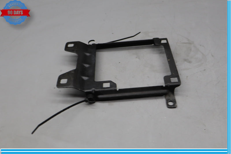 Load image into Gallery viewer, 03-12 Mercedes R230 SL500 Front Center Radiator Core Bracket Lock Carrier Oem
