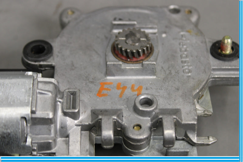 Load image into Gallery viewer, 00-06 Mercedes S500 S600 Moonroof Sunroof Sun Roof Regulator Motor Oem
