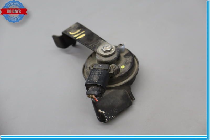 Load image into Gallery viewer, 11-20 Audi A7 Quattro S8 Right Side Low Note Tone Horn Signal &amp; Bracket Oem
