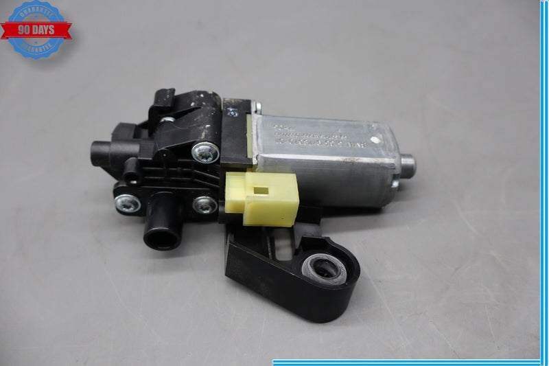 Load image into Gallery viewer, 09-15 BMW 740i 750Li xDrive Rear Left Side Door Sun Blind Shade Motor Oem
