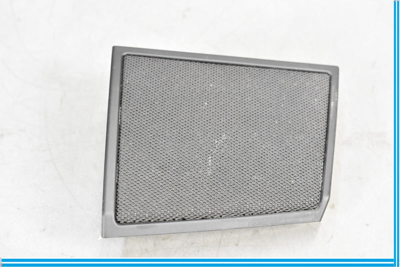 Load image into Gallery viewer, 14-20 Maserati Quattroporte Right Passenger Front Dash Speaker Cover Oem
