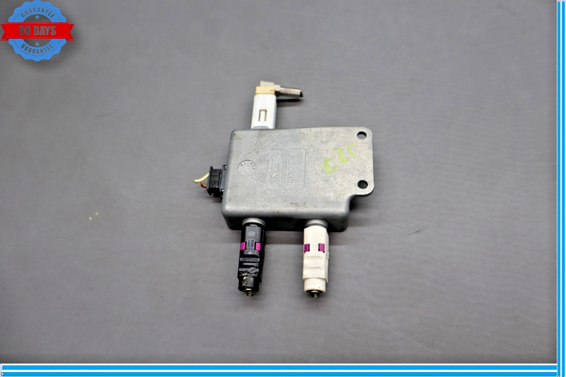 Load image into Gallery viewer, 06-11 Mercedes W219 CLS550 CLS500 Antenna Booster Phone Amplifier AMP Oem
