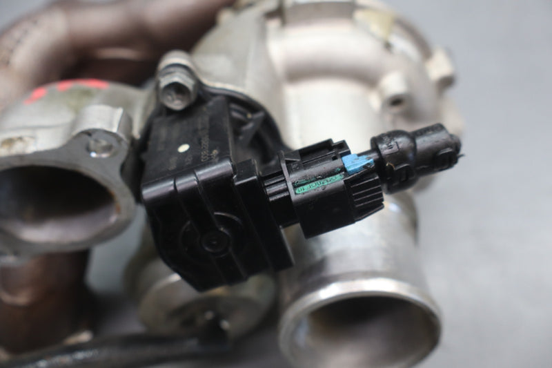 Load image into Gallery viewer, 14-24 Maserati Quattroporte Ghibli M157 Right Side Turbocharger Manifold Oem
