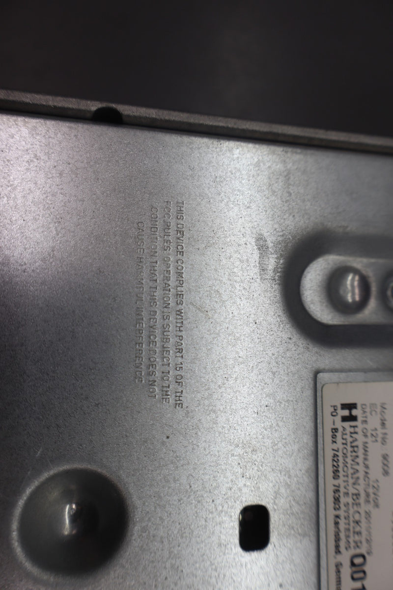 Load image into Gallery viewer, 12–18 Mercedes CLS550 CLS500 W218 Amplifier Amp Harman/Becker A2129007103 Oem
