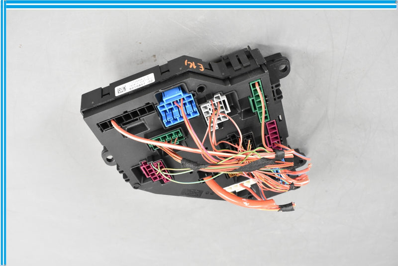 Load image into Gallery viewer, 09-15 BMW 750i 750Li Fuse Relay Junction Module Fusebox Holder Oem
