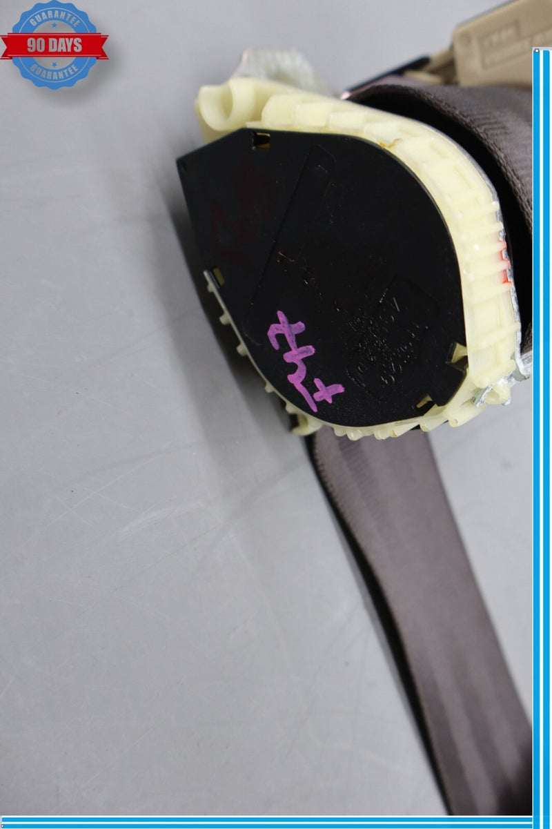 Load image into Gallery viewer, 10-13 Jaguar XJ XJL X351 Rear Center Seatbelt Seat Belt Retractor Oem
