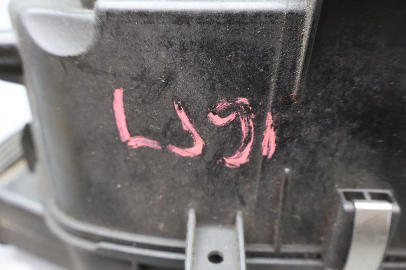 Load image into Gallery viewer, 14-18 Maserati Quattroporte Left Driver Side Engine Air Intake Filter Oem
