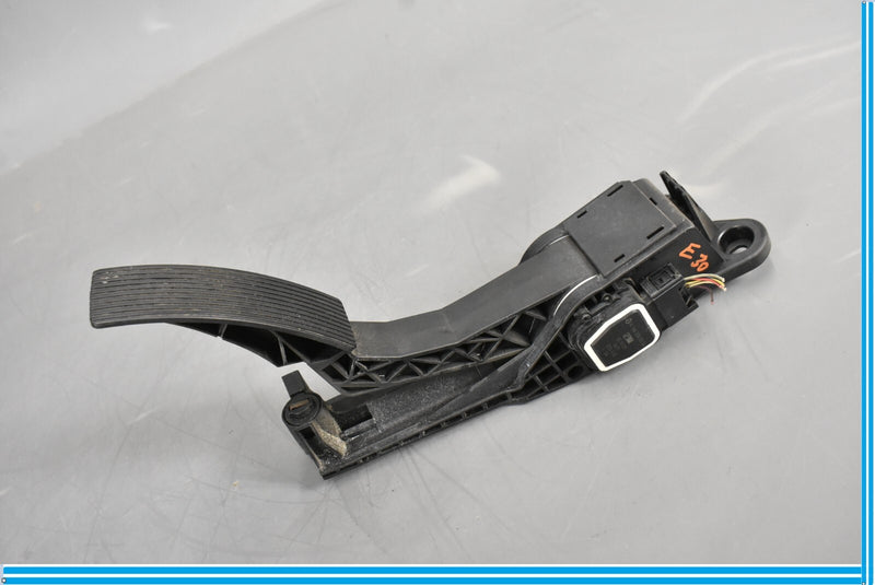 Load image into Gallery viewer, 06-12 Mercedes W164 GL550 GL450 Front Gas Throttle Pedal Accelerator Oem
