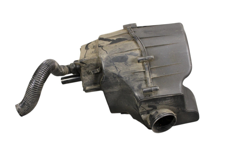 Load image into Gallery viewer, 2011-2012 Audi A8 Quattro Right Passenger Side Air Cleaner Filter Box Oem
