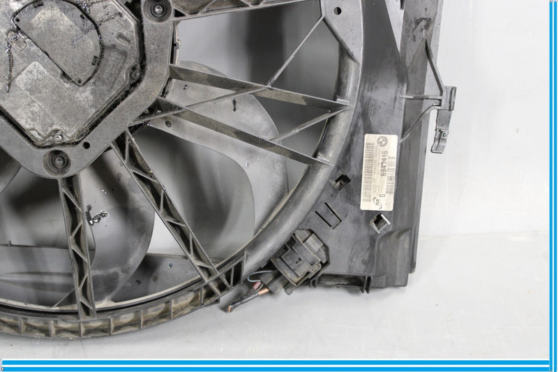 Load image into Gallery viewer, 07-13 BMW 335i 328i Engine Fan Assembly Oem
