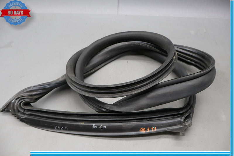 Load image into Gallery viewer, 14-20 Maserati Ghibli Front Left Side Door Body Weatherstrip Gasket Seal Oem
