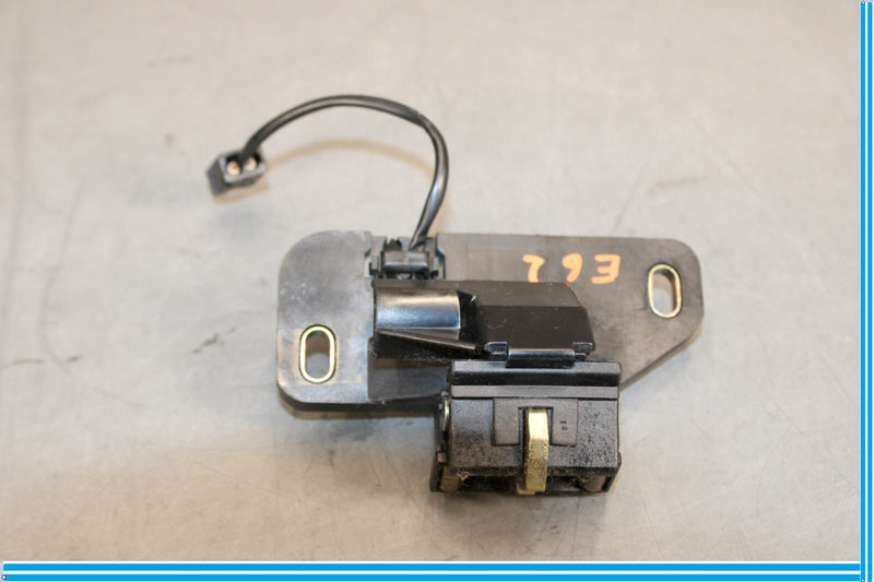 Load image into Gallery viewer, 90-02 Mercedes SL500 SL320 R129 Rear Trunk Lock Latch Actuator Oem
