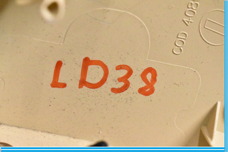 Load image into Gallery viewer, 09-13 Maserati Quattroporte M139 Front Left Inner Seat Cover Trim 40809305 Oem
