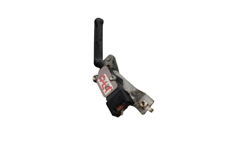 Load image into Gallery viewer, 14-18 BMW X5 F15 Suspension Headlight Height Level Sensor 686764601 Oem
