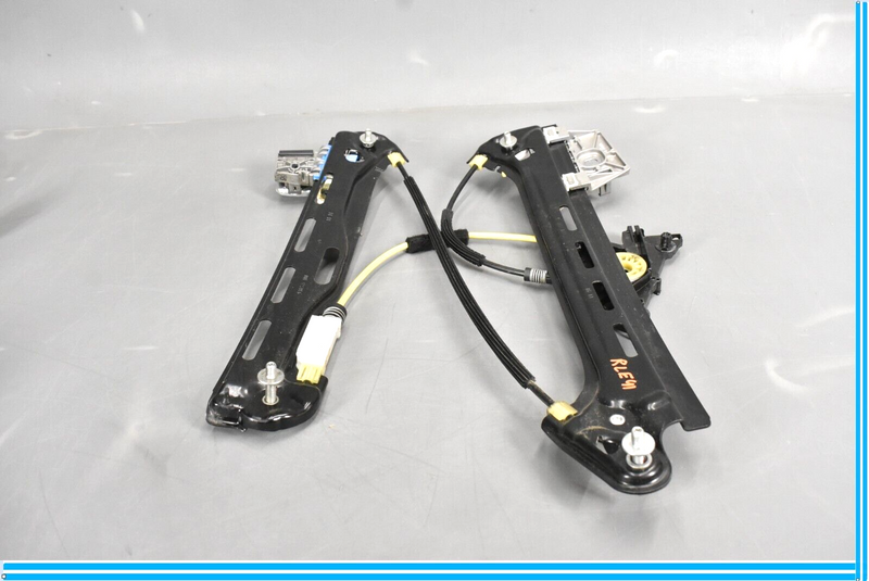 Load image into Gallery viewer, 12-18 Mercedes CLS550 Rear Left Driver Door Window Regulator Oem
