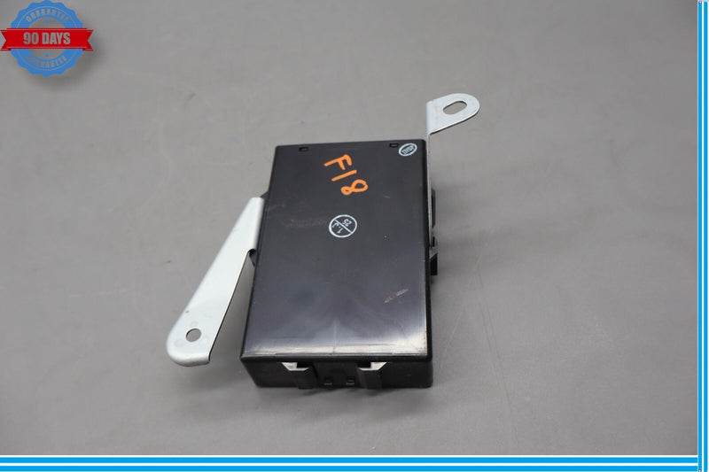 Load image into Gallery viewer, 07-12 Lexus LS460 LS460L Seat Belt Seatbelt Control Module 89815-50020 Oem
