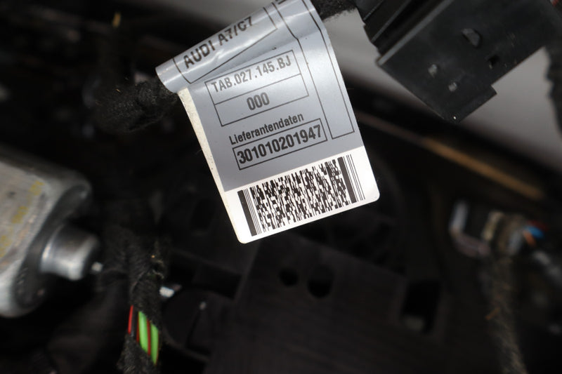 Load image into Gallery viewer, 07-15 Audi Q7 4L Front Left Drive Side Lower Seat Rail Frame W/ Motor Oem
