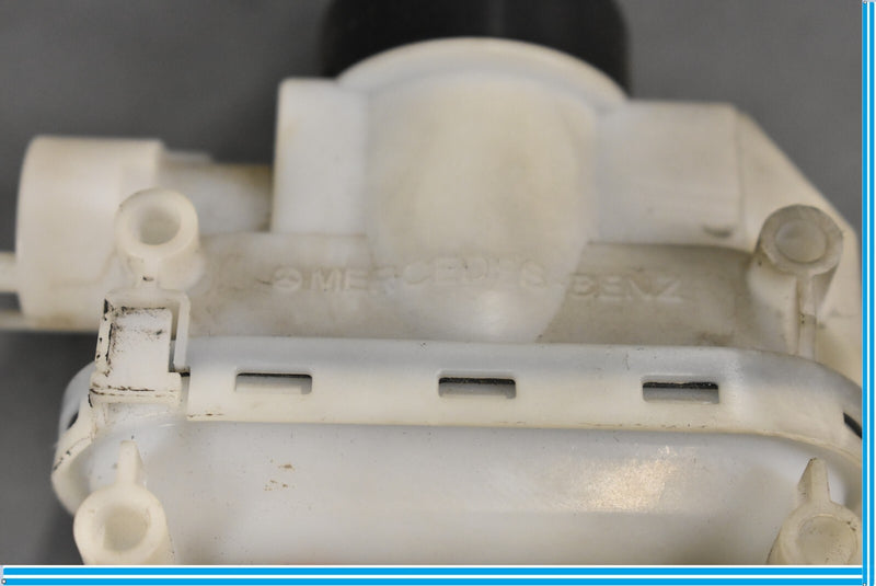 Load image into Gallery viewer, 86-95 Mercedes 300SL W124 Rear Left Driver Side Vacuum Lock Actuator Element Oem
