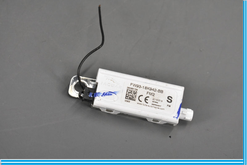 Load image into Gallery viewer, 18-20 Jaguar E-Pace Antenna Amplifier Booster Module Oem

