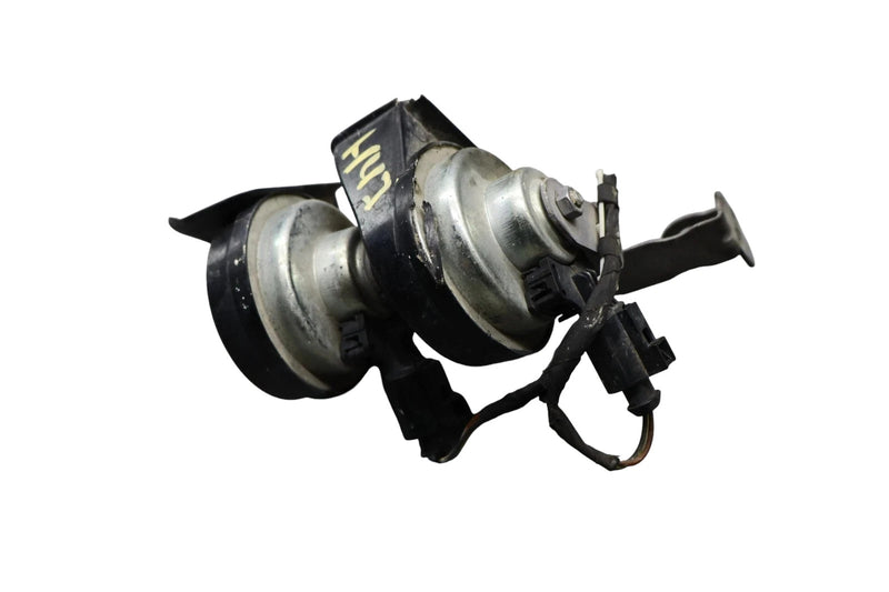 Load image into Gallery viewer, 10-12 Audi A3 A3 Quattro Hight &amp;Low Tone Alarm Sound Siren Horn 55806AM80S Oem
