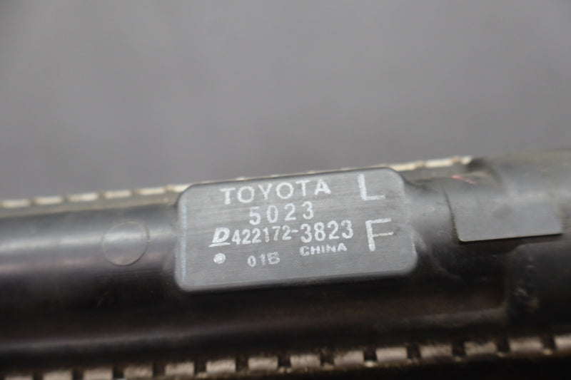 Load image into Gallery viewer, 01-06 Lexus LS430 4.3L Front Engine Cooling Radiator Assembly 4221723823F Oem
