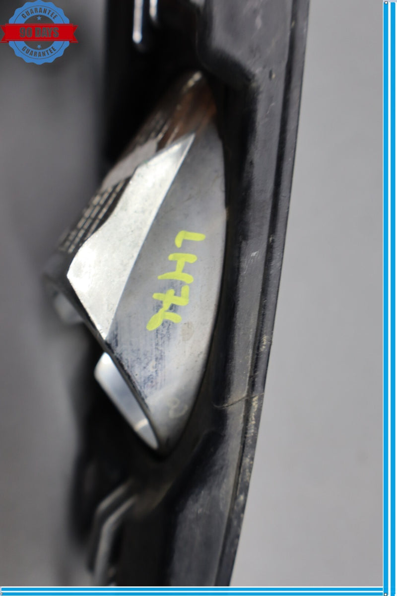Load image into Gallery viewer, 10-13 Buick Lacrosse CXL Front Right Side Fog Light Lower Outer Grille Trim Oem
